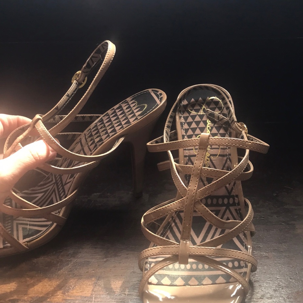 Jessica Simpson tan patent strapped heels